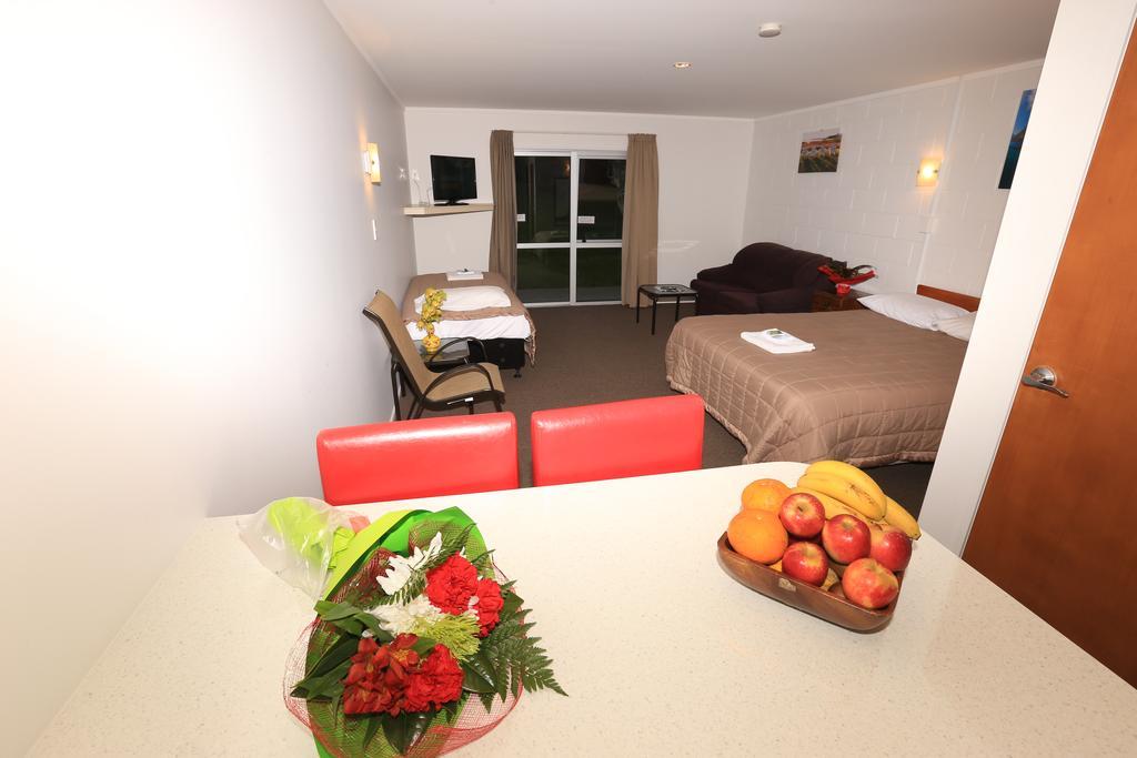 Waiuku Motel Kültér fotó